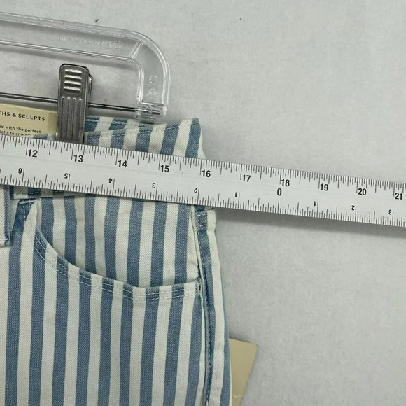 Universal Thread Shorts Women's 8 Blue White Geek Striped Hi-Rise Midi Stretch - Picture 3 of 12